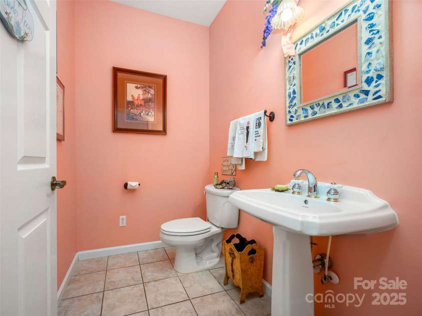 89 Memory Lane, Saluda, NC 28773.  MLS# CAR4314007, YatesRealty ID 17265. 