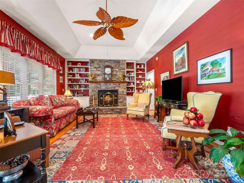 89 Memory Lane, Saluda, NC 28773.  MLS# CAR4314007, YatesRealty ID 17265. 
