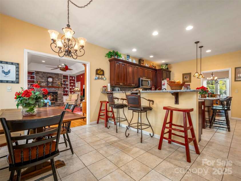 89 Memory Lane, Saluda, NC 28773.  MLS# CAR4314007, YatesRealty ID 17265. 