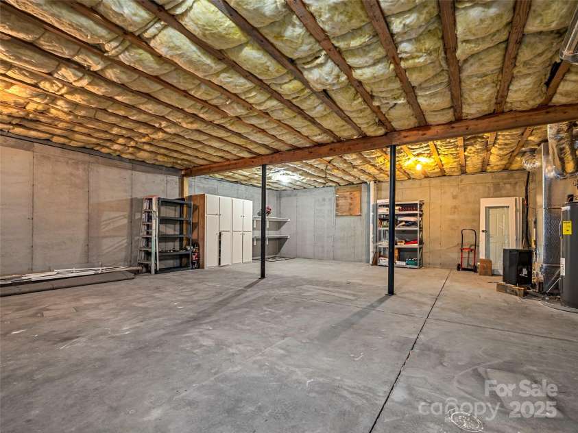 89 Memory Lane, Saluda, NC 28773.  MLS# CAR4314007, YatesRealty ID 17265. 
