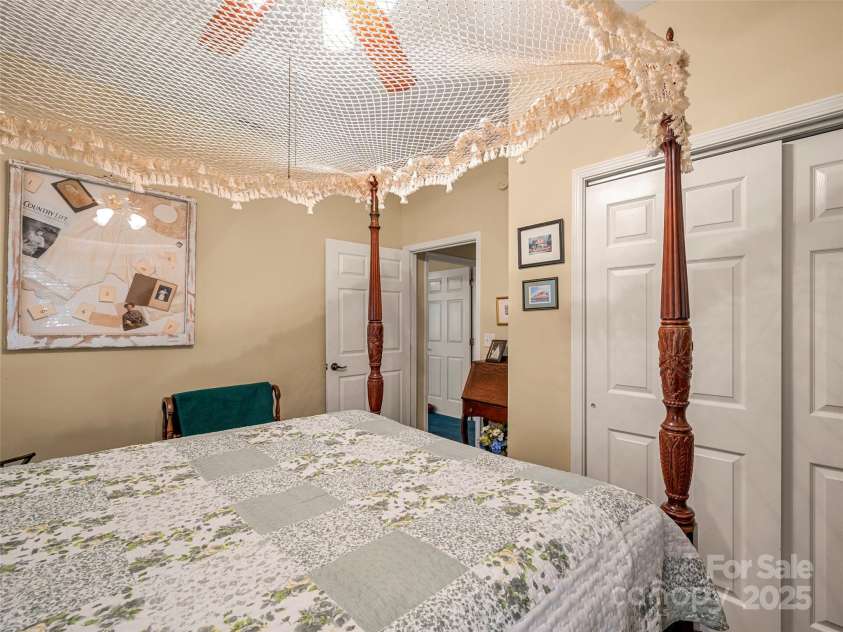 89 Memory Lane, Saluda, NC 28773.  MLS# CAR4314007, YatesRealty ID 17265. 