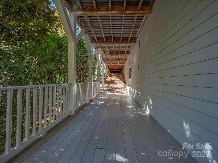 89 Memory Lane, Saluda, NC 28773.  MLS# CAR4314007, YatesRealty ID 17265. 