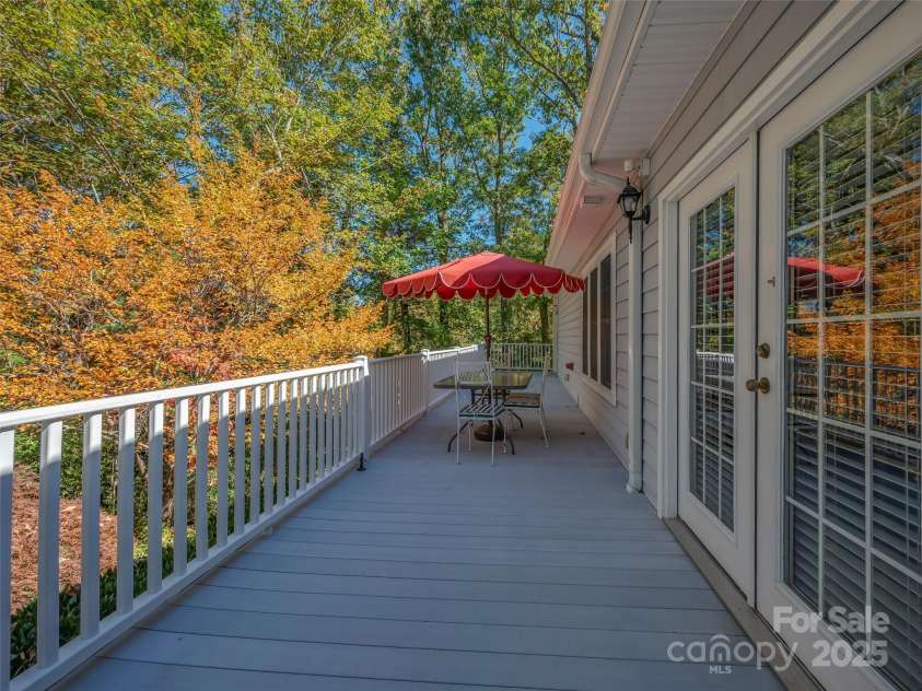 89 Memory Lane, Saluda, NC 28773.  MLS# CAR4314007, YatesRealty ID 17265. 