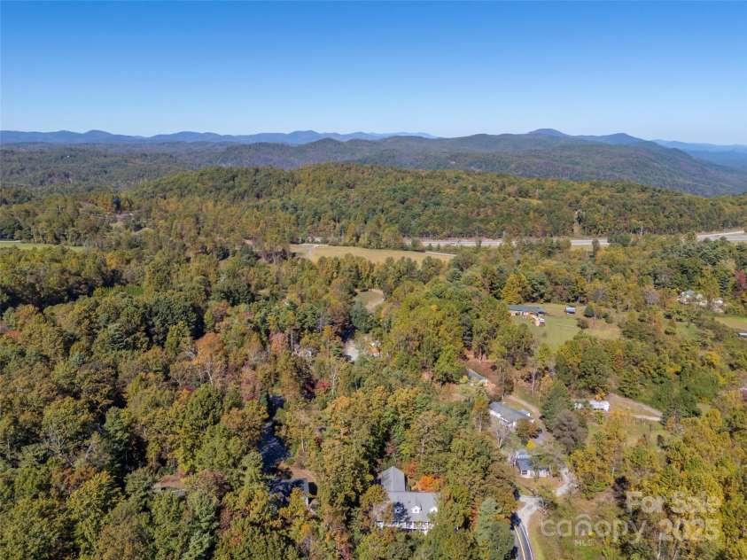 89 Memory Lane, Saluda, NC 28773.  MLS# CAR4314007, YatesRealty ID 17265. 