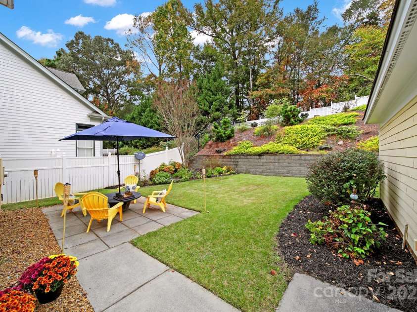 1360 Barnett Woods, Fort Mill, SC 29708.  MLS# CAR4193602, YatesRealty ID 17266. 