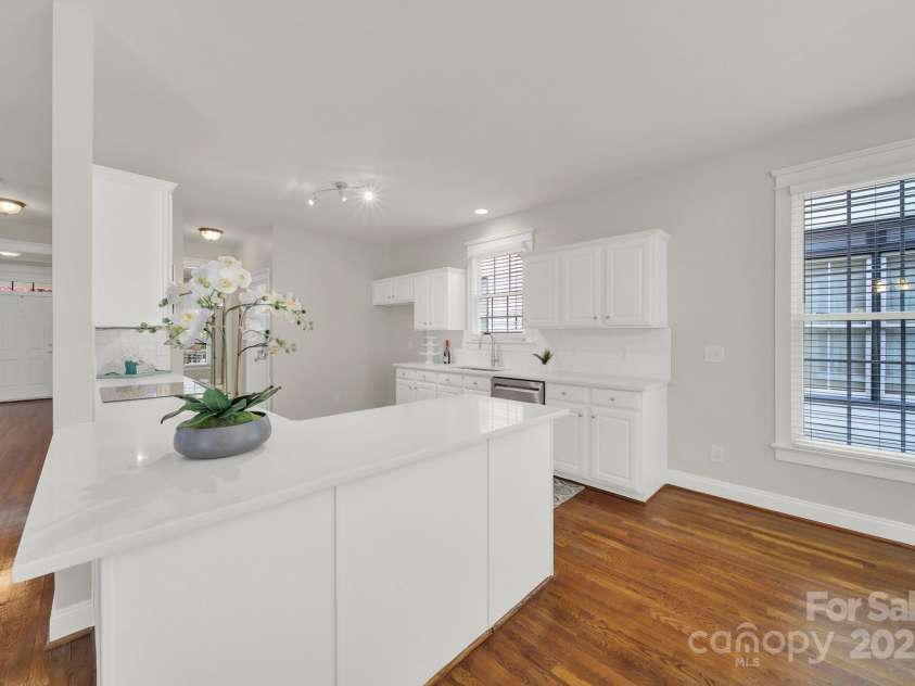 1360 Barnett Woods, Fort Mill, SC 29708.  MLS# CAR4193602, YatesRealty ID 17266. New quartz kitchen island