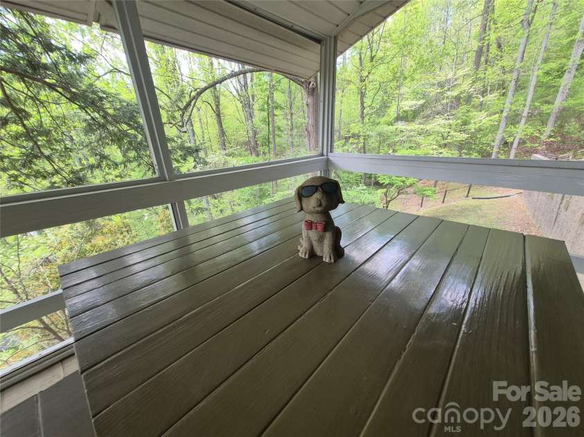 623 Country Club Drive, Canton, NC 28716.  MLS# CAR4373615, YatesRealty ID 17267. 