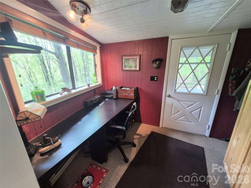 623 Country Club Drive, Canton, NC 28716.  MLS# CAR4373615, YatesRealty ID 17267. Entry