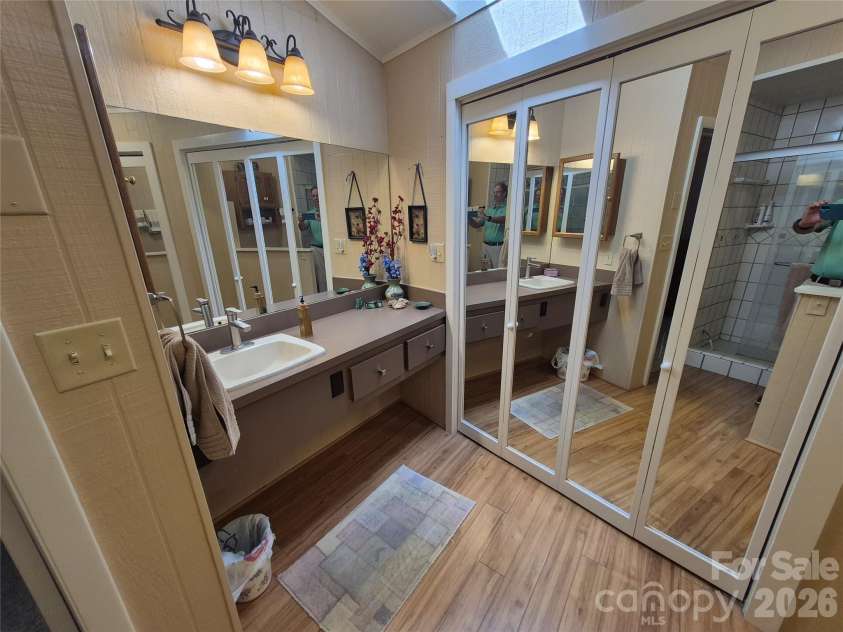 623 Country Club Drive, Canton, NC 28716.  MLS# CAR4373615, YatesRealty ID 17267. Nice Primary Bathroom