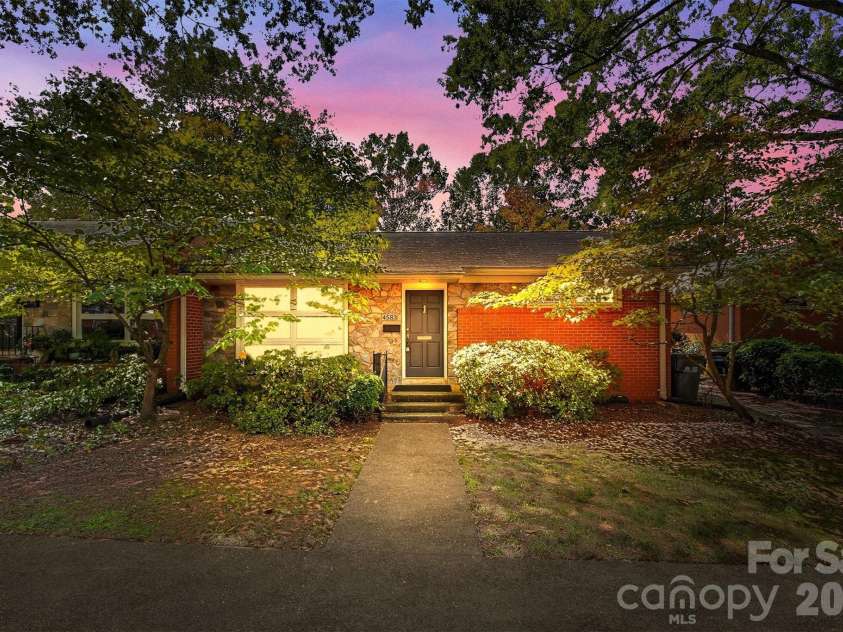 4583 Woodlark Lane, Charlotte, NC 28211.  MLS# CAR4300827, YatesRealty ID 17268. 