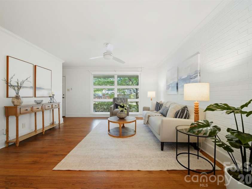 4583 Woodlark Lane, Charlotte, NC 28211.  MLS# CAR4300827, YatesRealty ID 17268. 