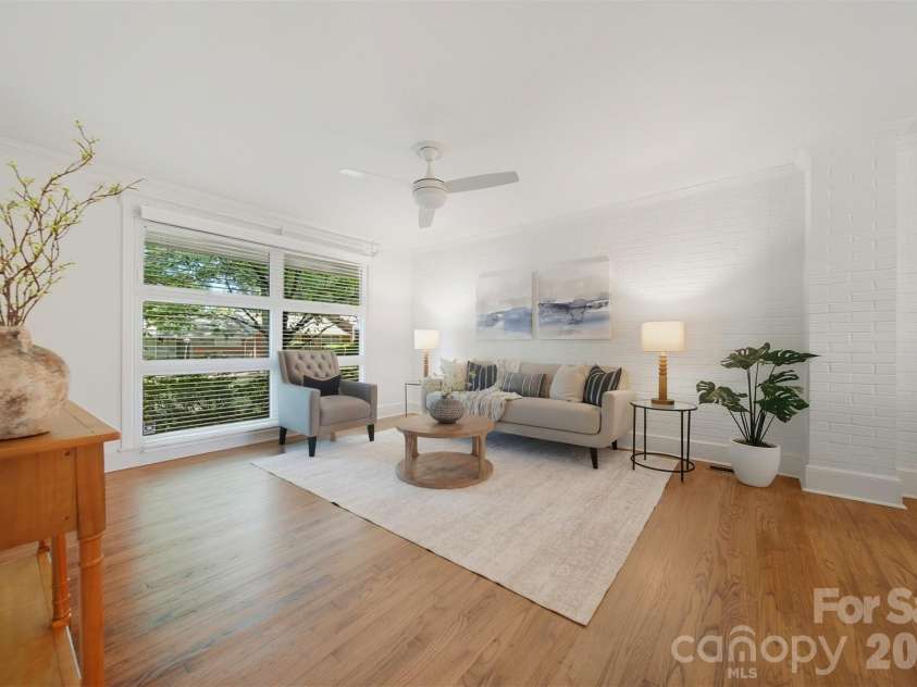4583 Woodlark Lane, Charlotte, NC 28211.  MLS# CAR4300827, YatesRealty ID 17268. 