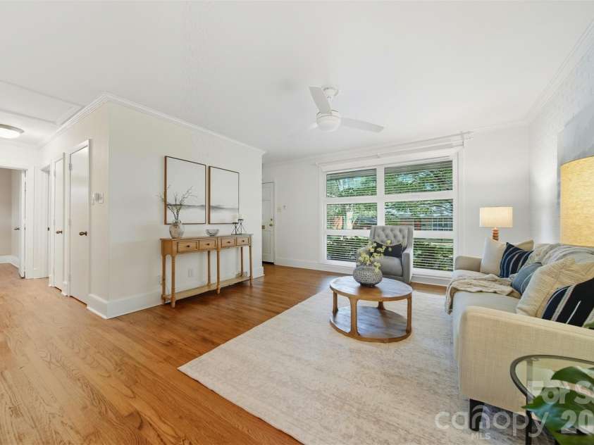 4583 Woodlark Lane, Charlotte, NC 28211.  MLS# CAR4300827, YatesRealty ID 17268. 
