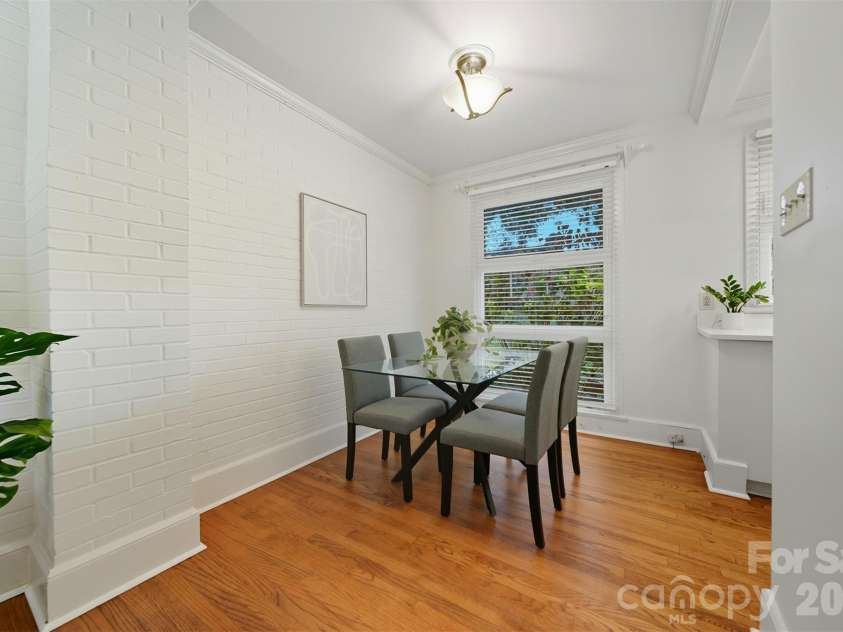 4583 Woodlark Lane, Charlotte, NC 28211.  MLS# CAR4300827, YatesRealty ID 17268. 