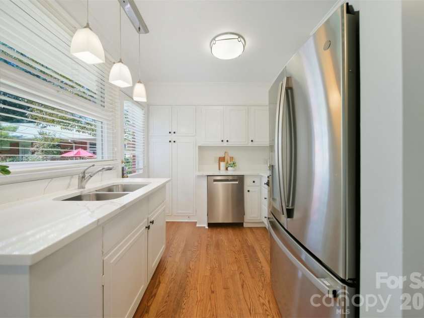 4583 Woodlark Lane, Charlotte, NC 28211.  MLS# CAR4300827, YatesRealty ID 17268. 
