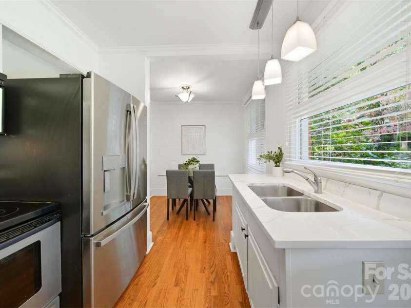 4583 Woodlark Lane, Charlotte, NC 28211.  MLS# CAR4300827, YatesRealty ID 17268. 
