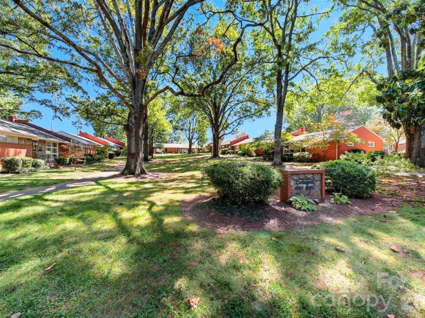 4583 Woodlark Lane, Charlotte, NC 28211.  MLS# CAR4300827, YatesRealty ID 17268. 