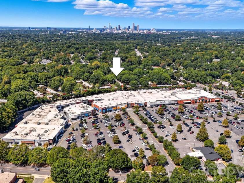 4583 Woodlark Lane, Charlotte, NC 28211.  MLS# CAR4300827, YatesRealty ID 17268. 