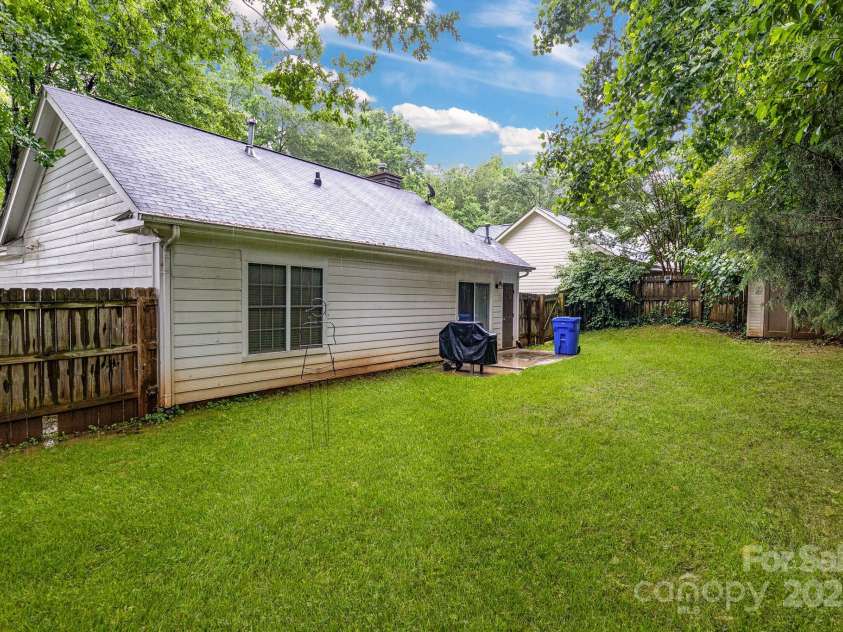 124 Cedarcroft Drive, Mooresville, NC 28115.  MLS# CAR4263489, YatesRealty ID 17269. 