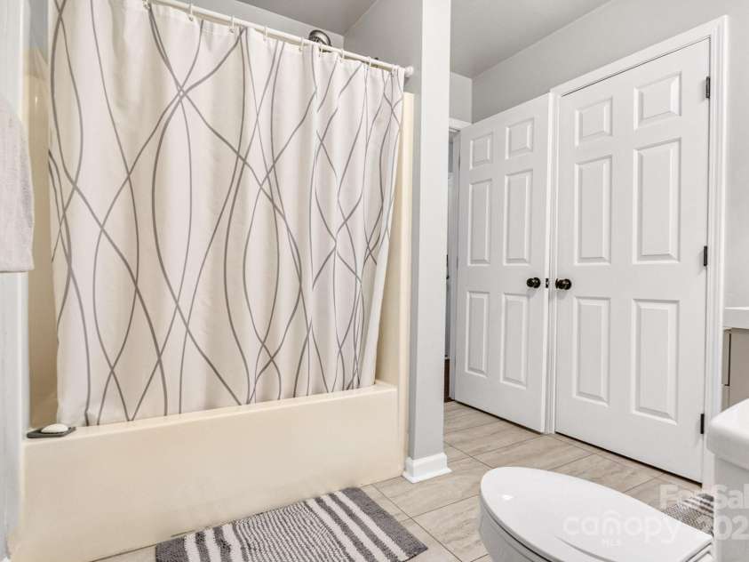 124 Cedarcroft Drive, Mooresville, NC 28115.  MLS# CAR4263489, YatesRealty ID 17269. 