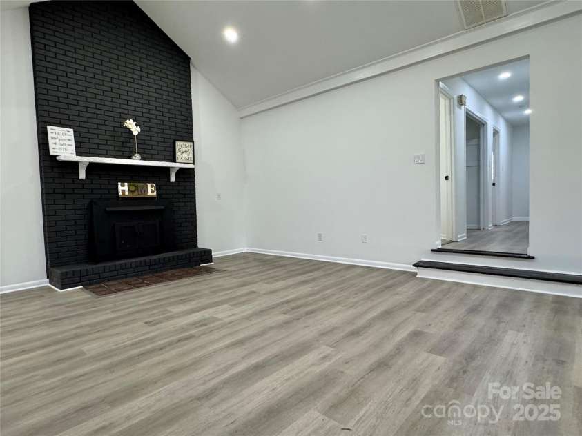 425 Acorn Oaks Drive, Salisbury, NC 28146.  MLS# CAR4317106, YatesRealty ID 1727. 