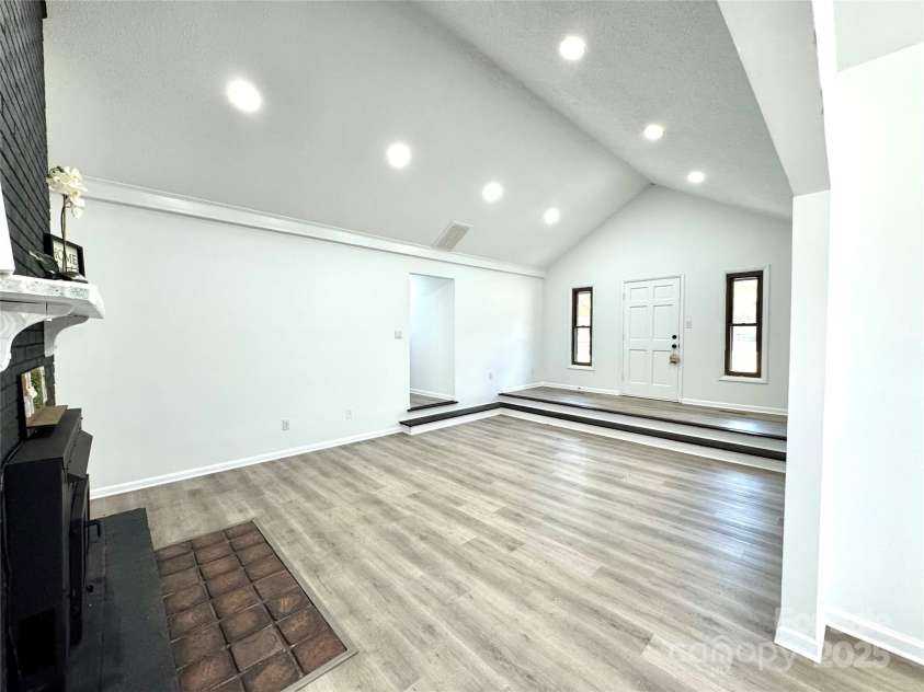 425 Acorn Oaks Drive, Salisbury, NC 28146.  MLS# CAR4317106, YatesRealty ID 1727. 