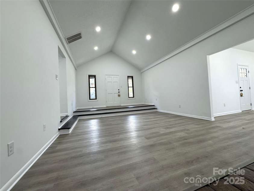 425 Acorn Oaks Drive, Salisbury, NC 28146.  MLS# CAR4317106, YatesRealty ID 1727. 
