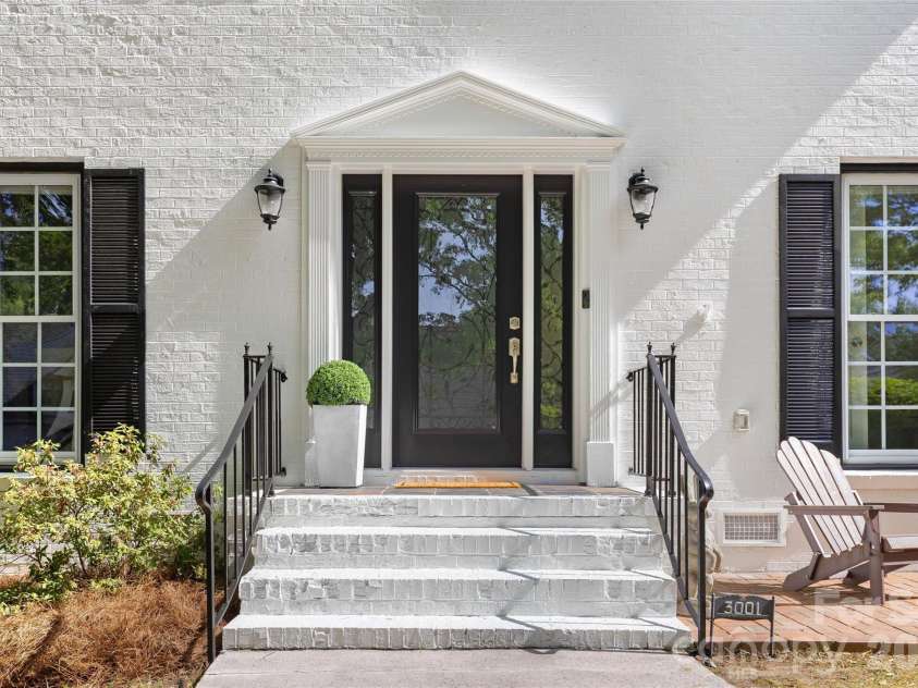 3001 Ferncliff Road, Charlotte, NC 28211.  MLS# CAR4373101, YatesRealty ID 17271. 