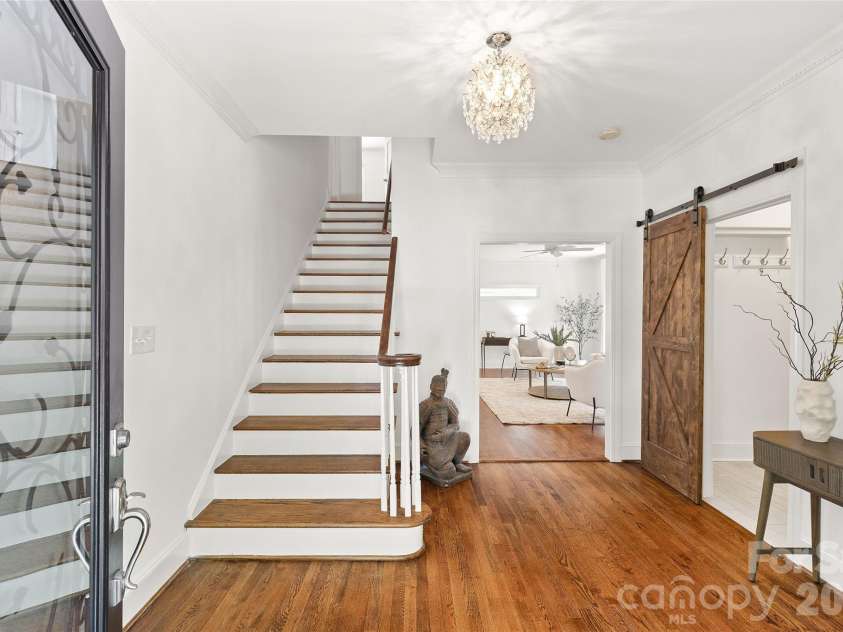 3001 Ferncliff Road, Charlotte, NC 28211.  MLS# CAR4373101, YatesRealty ID 17271. 