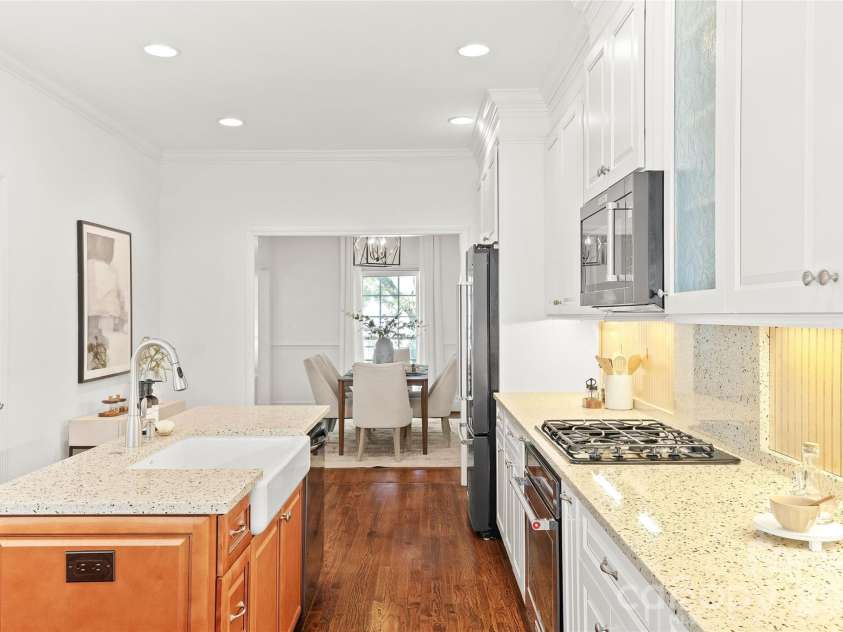 3001 Ferncliff Road, Charlotte, NC 28211.  MLS# CAR4373101, YatesRealty ID 17271. 