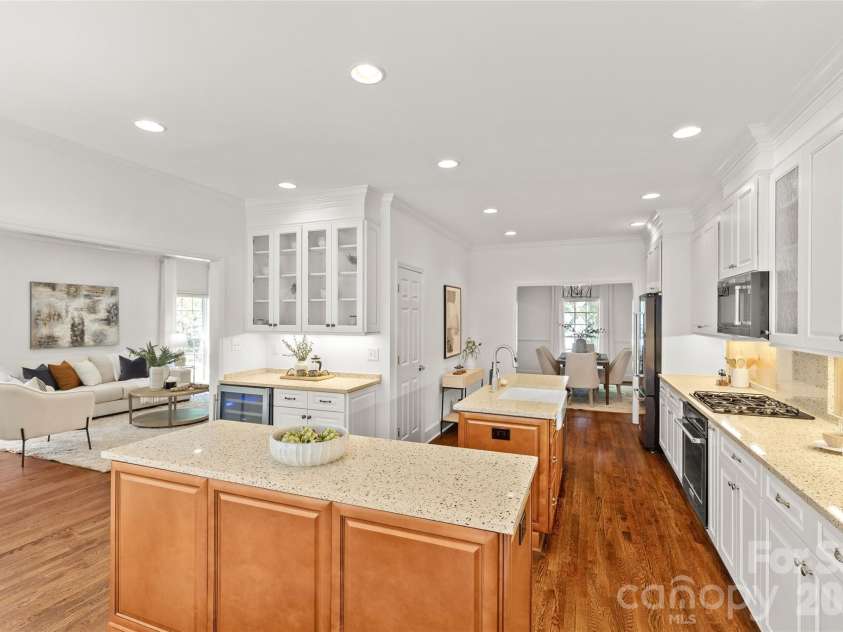 3001 Ferncliff Road, Charlotte, NC 28211.  MLS# CAR4373101, YatesRealty ID 17271. 