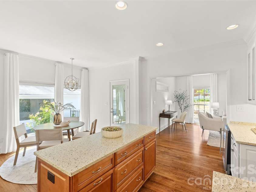 3001 Ferncliff Road, Charlotte, NC 28211.  MLS# CAR4373101, YatesRealty ID 17271. 