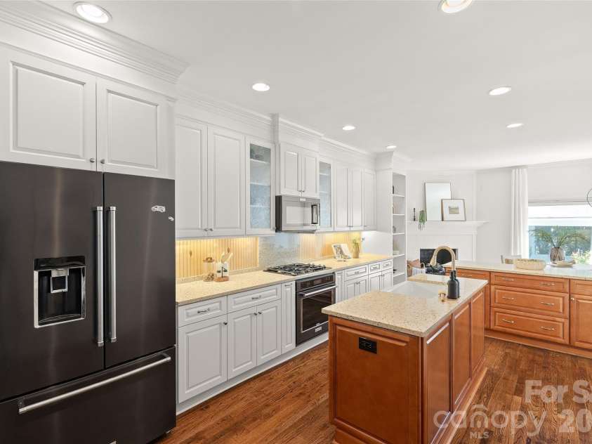 3001 Ferncliff Road, Charlotte, NC 28211.  MLS# CAR4373101, YatesRealty ID 17271. 