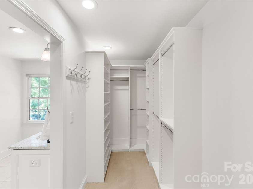 3001 Ferncliff Road, Charlotte, NC 28211.  MLS# CAR4373101, YatesRealty ID 17271. 