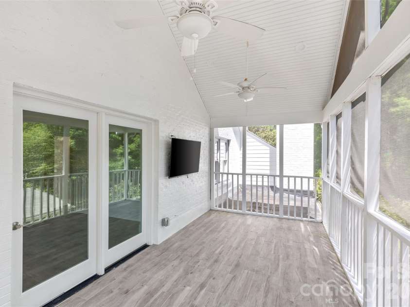 3001 Ferncliff Road, Charlotte, NC 28211.  MLS# CAR4373101, YatesRealty ID 17271. 