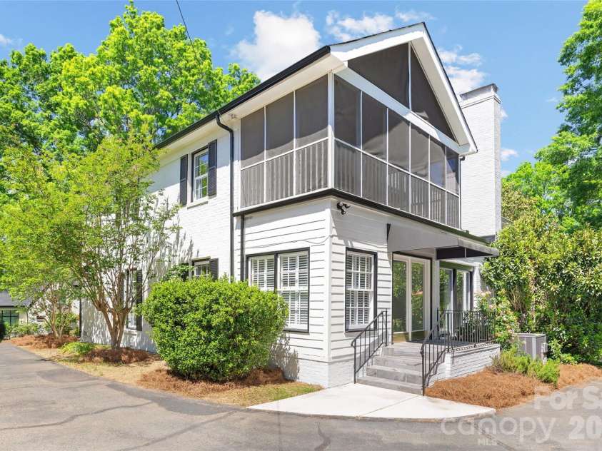 3001 Ferncliff Road, Charlotte, NC 28211.  MLS# CAR4373101, YatesRealty ID 17271. 