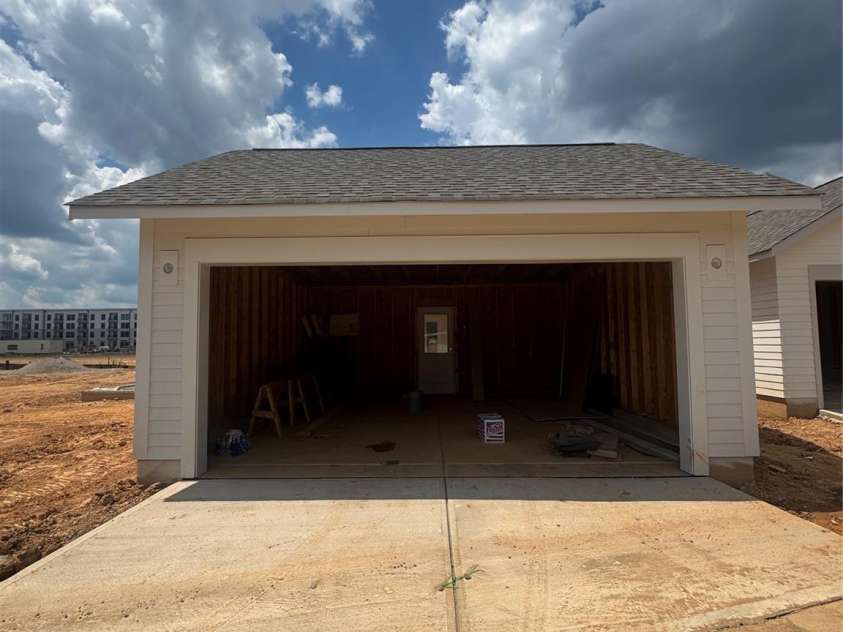 9117 Maybry Park Street, Charlotte, NC 28212.  MLS# CAR4266538, YatesRealty ID 17271. 2-Car Detached Garage