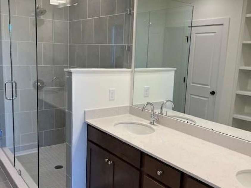 9117 Maybry Park Street, Charlotte, NC 28212.  MLS# CAR4266538, YatesRealty ID 17271. Primary Bath