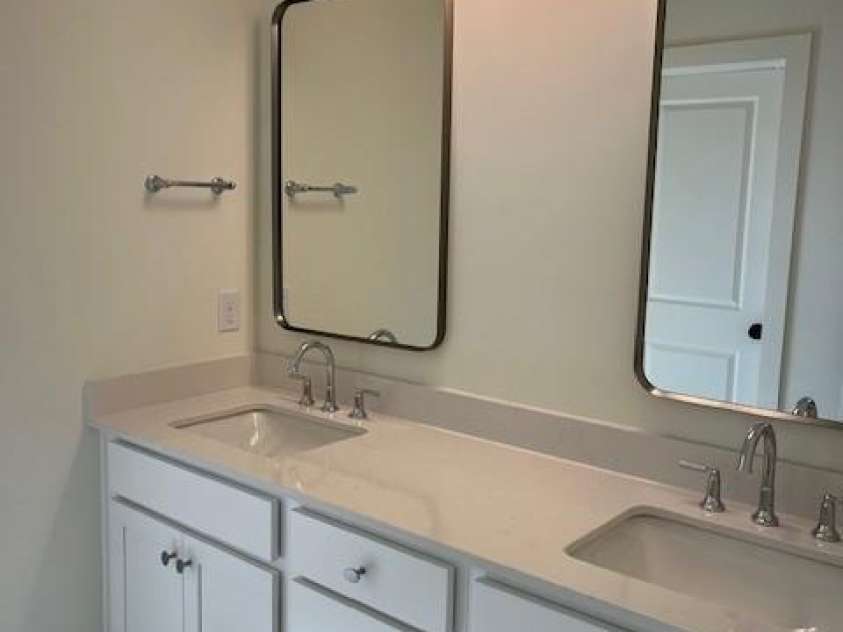 9113 Maybry Park Street, Charlotte, NC 28212.  MLS# CAR4265824, YatesRealty ID 17272. Shared Guest Bath