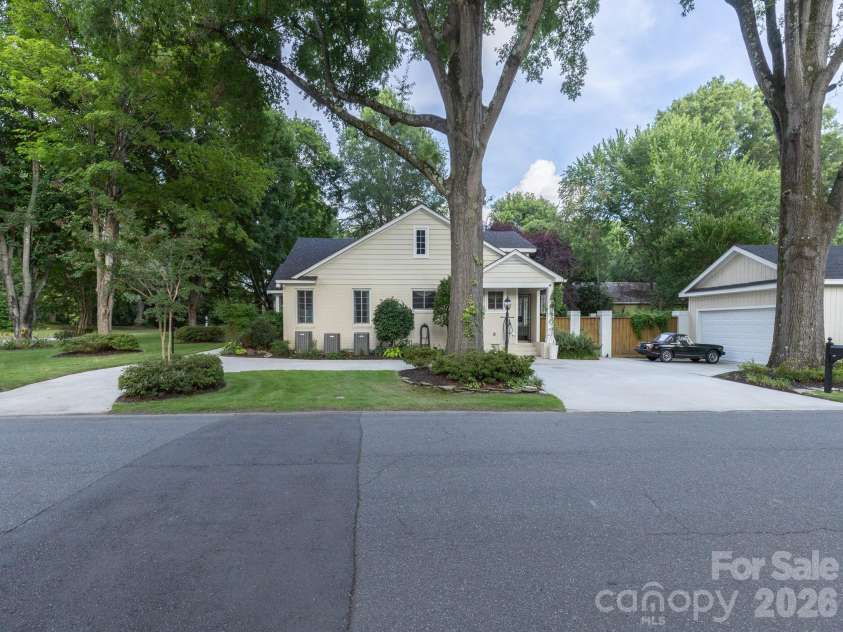 802 Franklin Street, Monroe, NC 28112.  MLS# CAR4312424, YatesRealty ID 17273. 