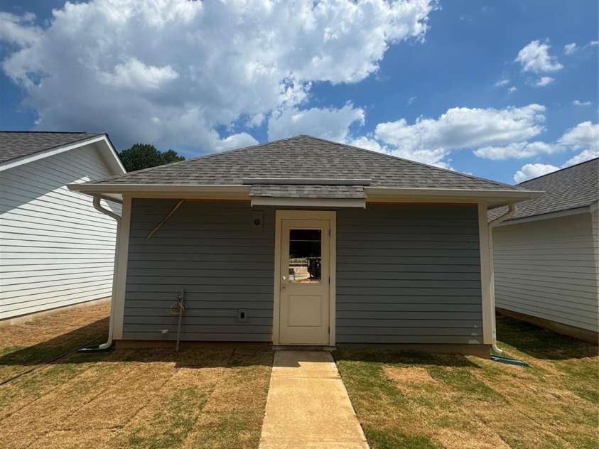 9109 Maybry Park Street, Charlotte, NC 28212.  MLS# CAR4261607, YatesRealty ID 17273. Detached Garage