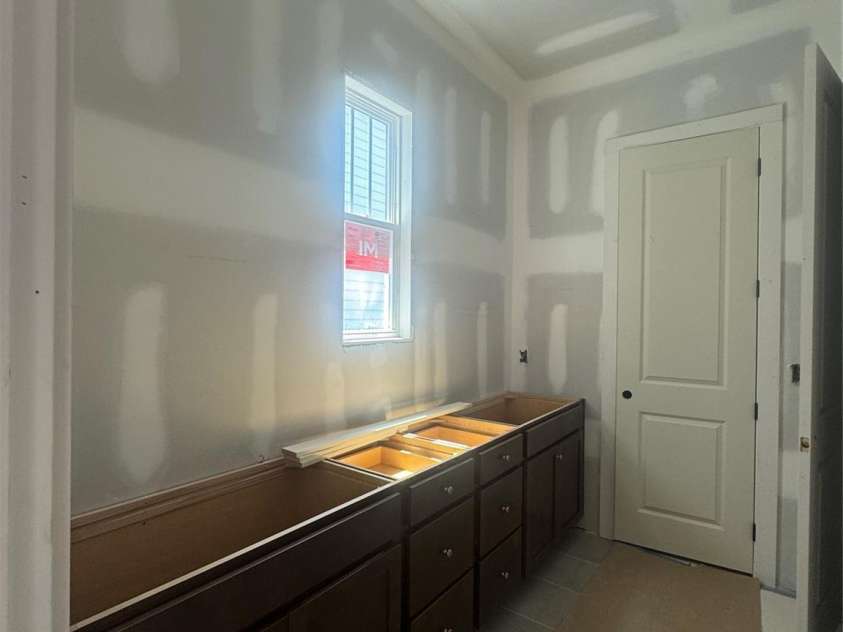 9105 Maybry Park Street, Charlotte, NC 28212.  MLS# CAR4258045, YatesRealty ID 17274. Owner's Bath Cabinets