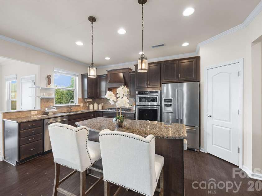 10830 Saltmarsh Lane, Charlotte, NC 28278.  MLS# CAR4349203, YatesRealty ID 17275. 