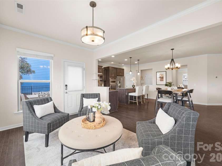 10830 Saltmarsh Lane, Charlotte, NC 28278.  MLS# CAR4349203, YatesRealty ID 17275. Flex space/ sunroom