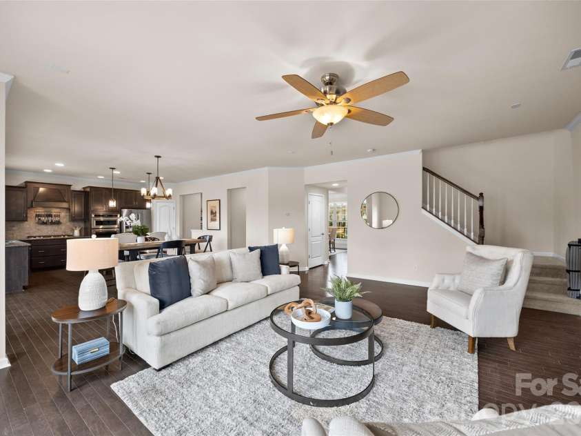 10830 Saltmarsh Lane, Charlotte, NC 28278.  MLS# CAR4349203, YatesRealty ID 17275. Open Floorplan
