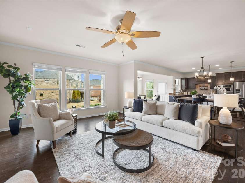 10830 Saltmarsh Lane, Charlotte, NC 28278.  MLS# CAR4349203, YatesRealty ID 17275. Windows Galore