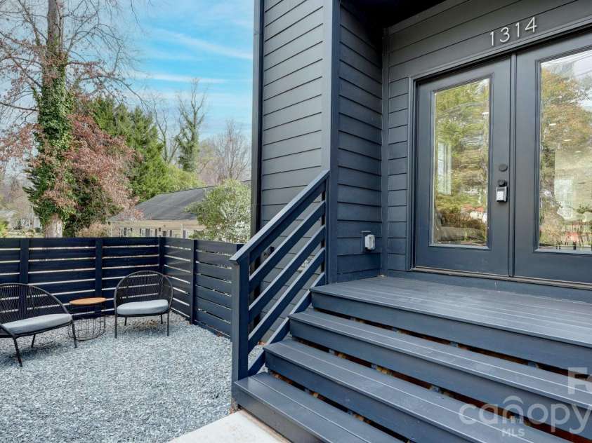 1314 Carolyn Drive, Charlotte, NC 28205.  MLS# CAR4358315, YatesRealty ID 17276. 