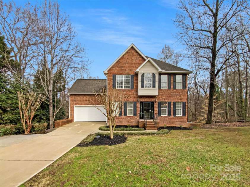 670 Sherwood Place, Mooresville, NC 28115.  MLS# CAR4235395, YatesRealty ID 17276. 