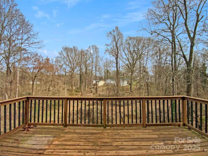 670 Sherwood Place, Mooresville, NC 28115.  MLS# CAR4235395, YatesRealty ID 17276. 