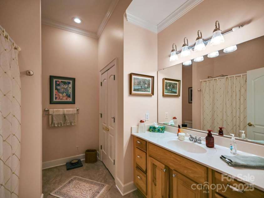 105 Spring Path, Hendersonville, NC 28739.  MLS# CAR4256171, YatesRealty ID 17277. 2nd Lower level bath